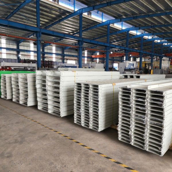 Thang máng cáp và phụ kiên