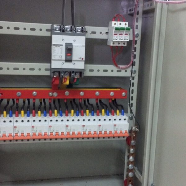 Tủ điện thi công ngoài trời 300A